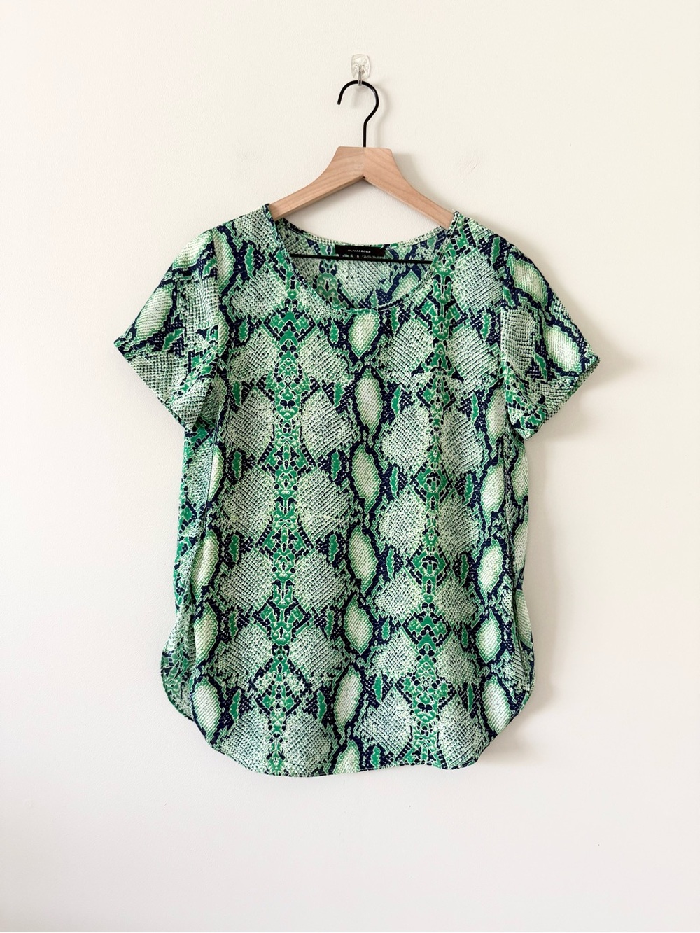 Olivaceous Green &Navy Snakeskin Print Short Sleeve Blouse Split Hem Size S